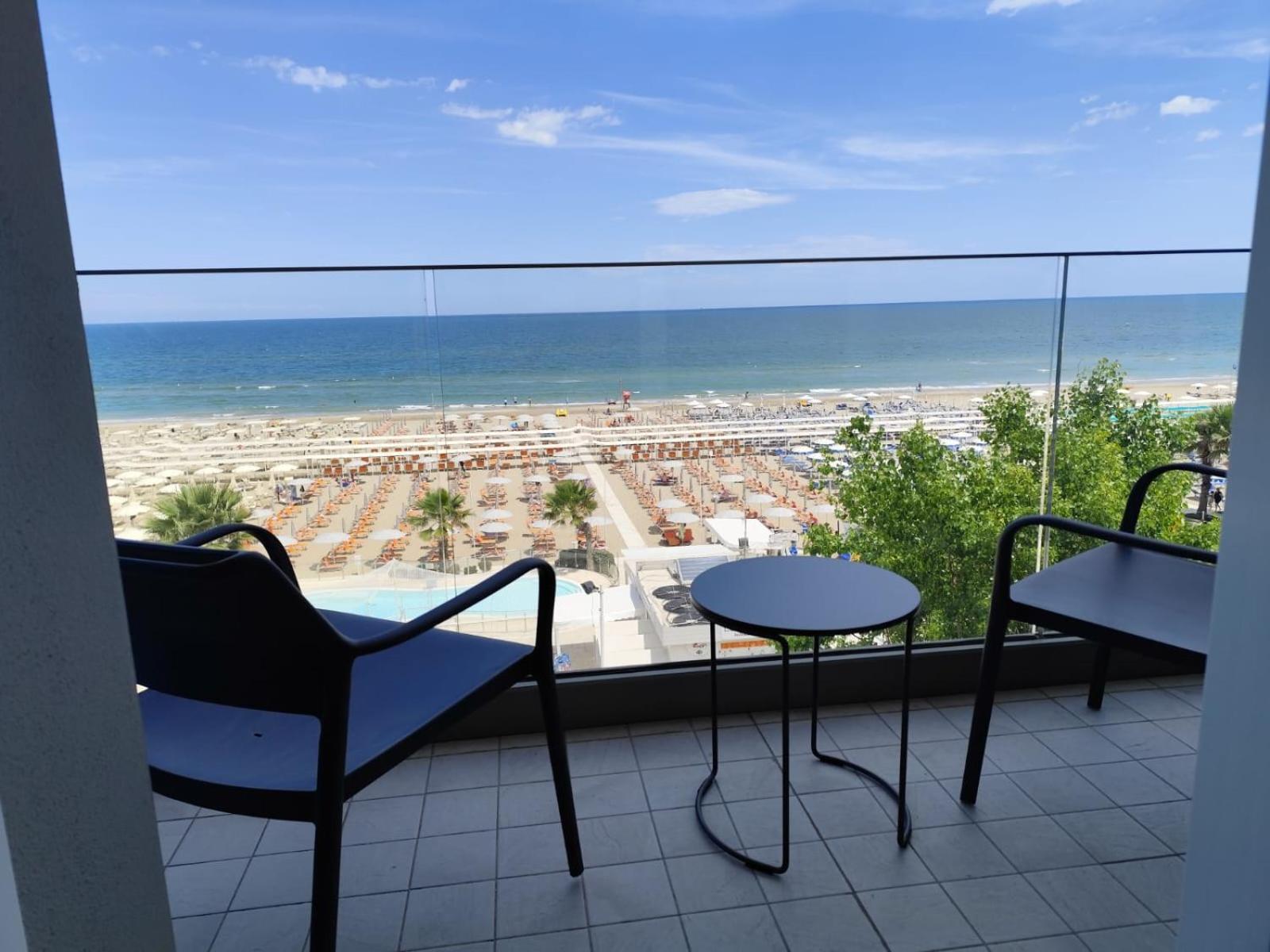Hotel Sporting Riccione Exterior foto