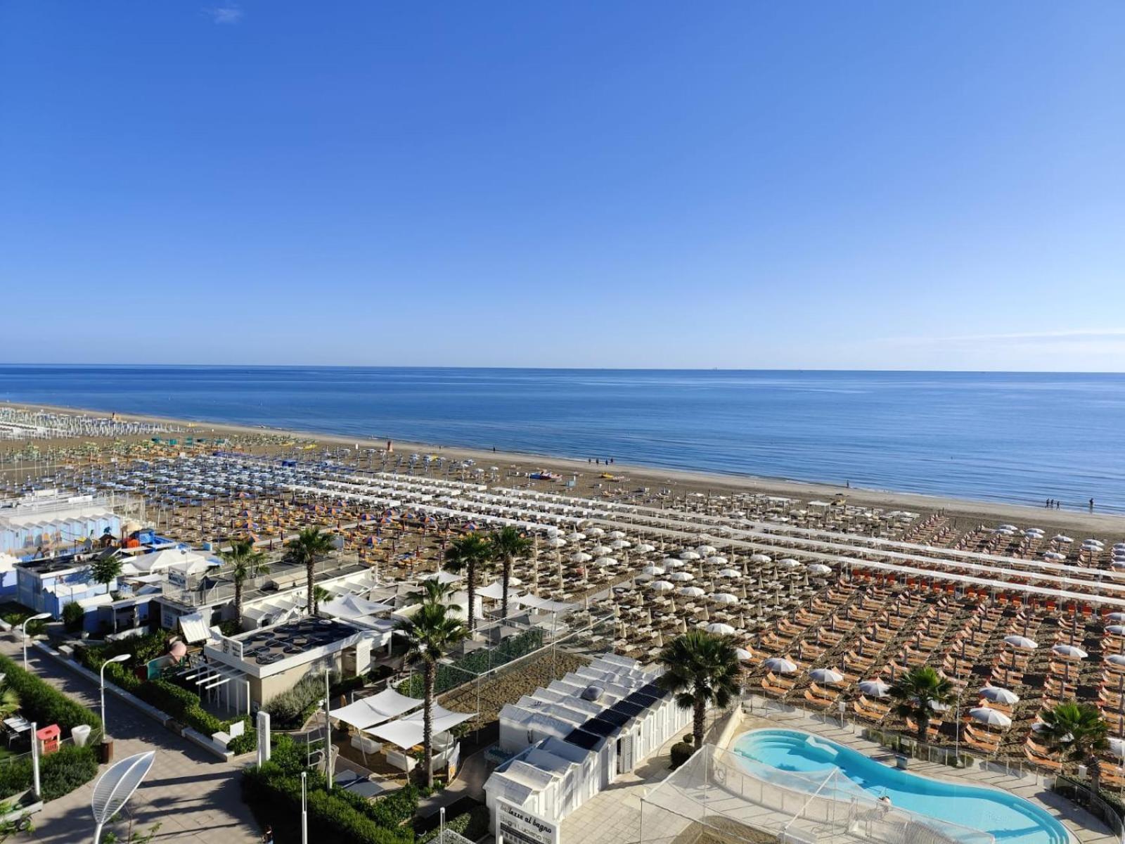 Hotel Sporting Riccione Exterior foto