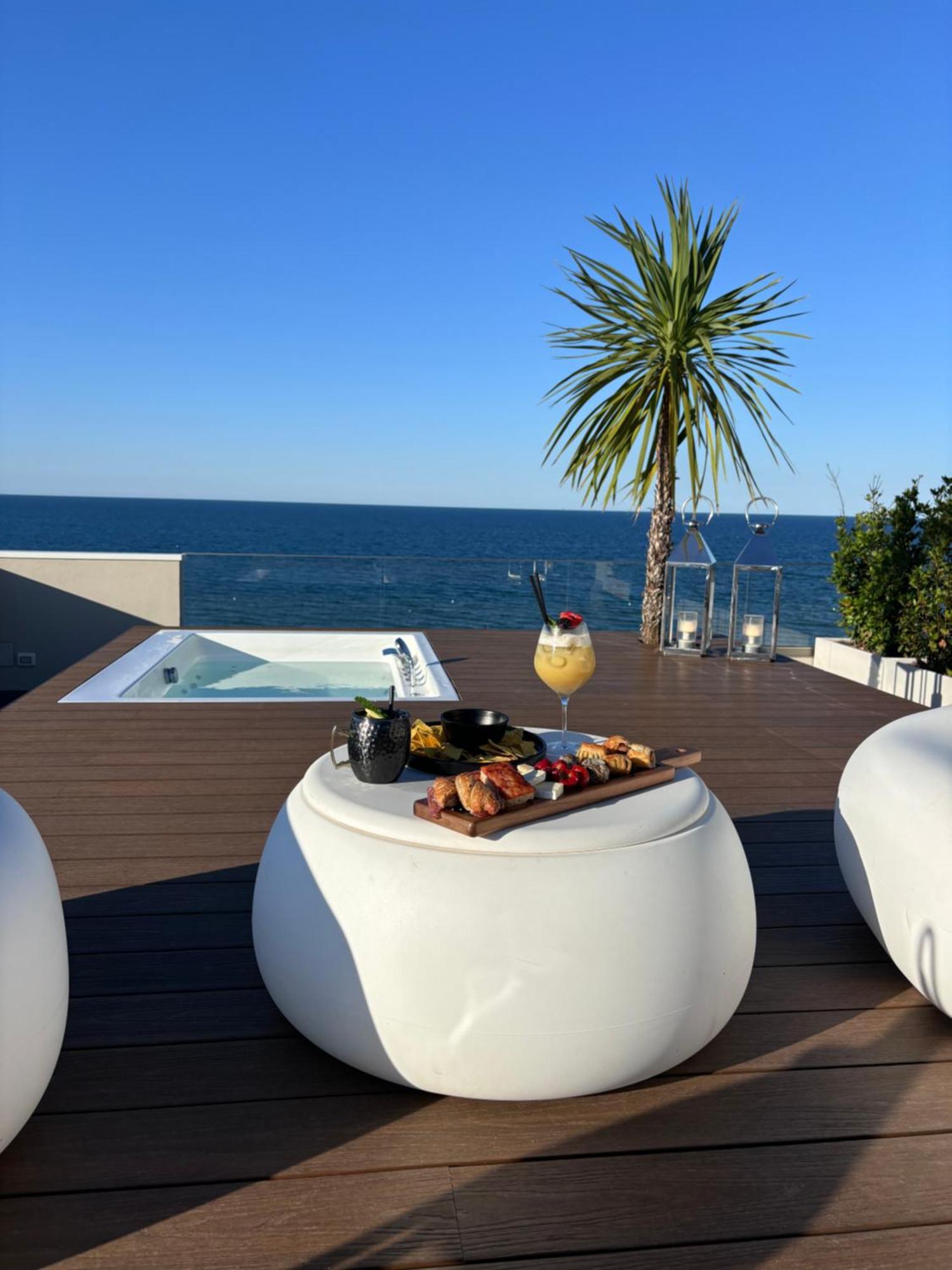 Hotel Sporting Riccione Exterior foto